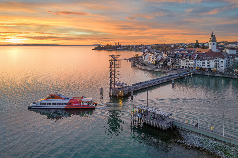 Constanze verlässt Hafen Friedrichshafen