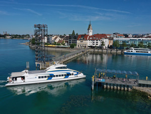 Ferdinand Einfahrt Hafen Friedrichshafen