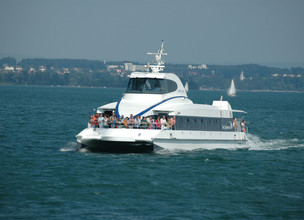 Bodensee Schifffahrt mit dem Katamaran: Gegenrichtung im Sommer