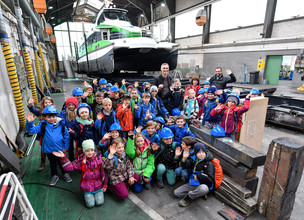 Konstanzer Grundschüler besuchen Fridolin auf der Werft
